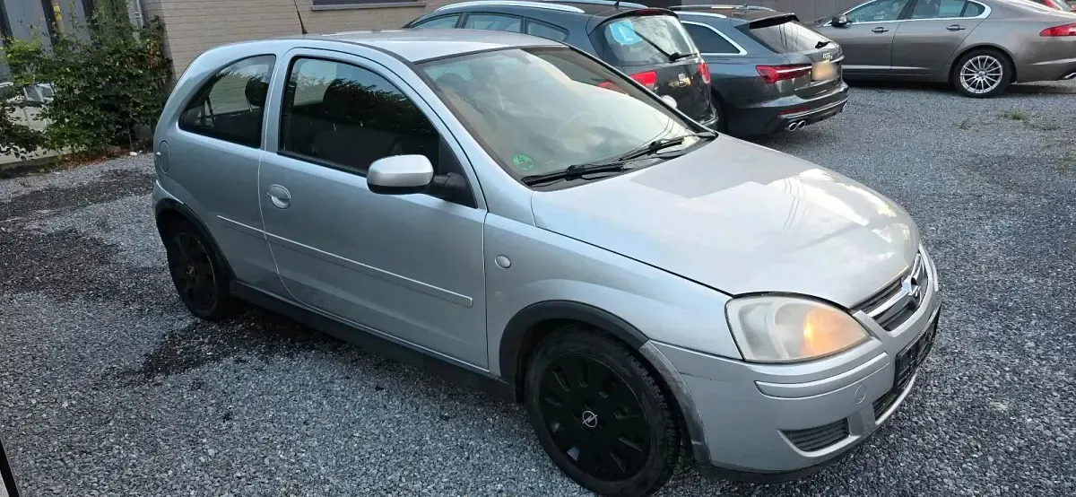 Gebraucht Opel Corsa 80 PS (58 kW) 2005 Silber Kleinwagen