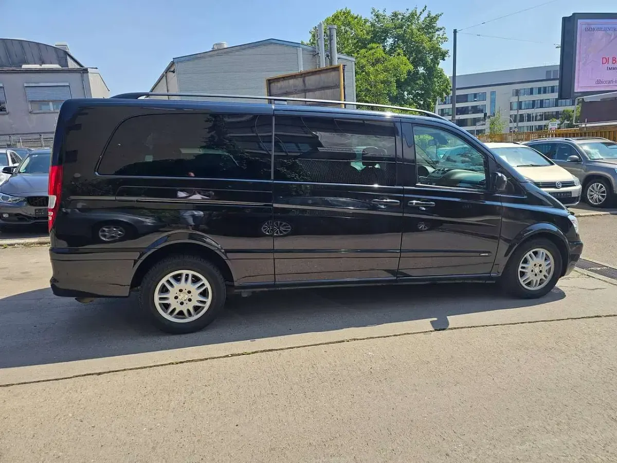Gebraucht Mercedes Viano 224 PS (164 kW) 2011 Obsidianschwarz metallic Van / Kleinbus