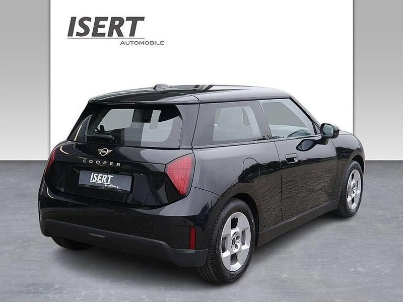Gebraucht Mini Cooper Essential 135 kW (184 PS) 2025 Schwarz Kleinwagen