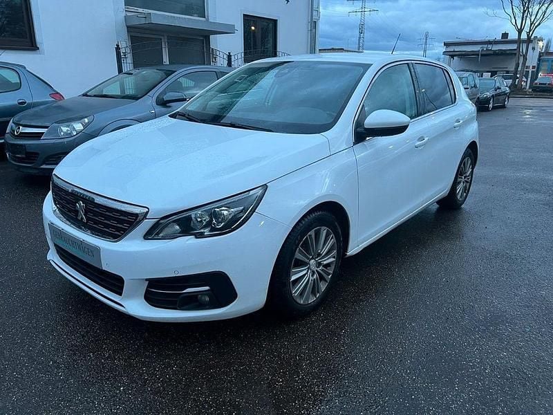Gebraucht Peugeot 308 131 PS (96 kW) 2018 Weiß Limousine