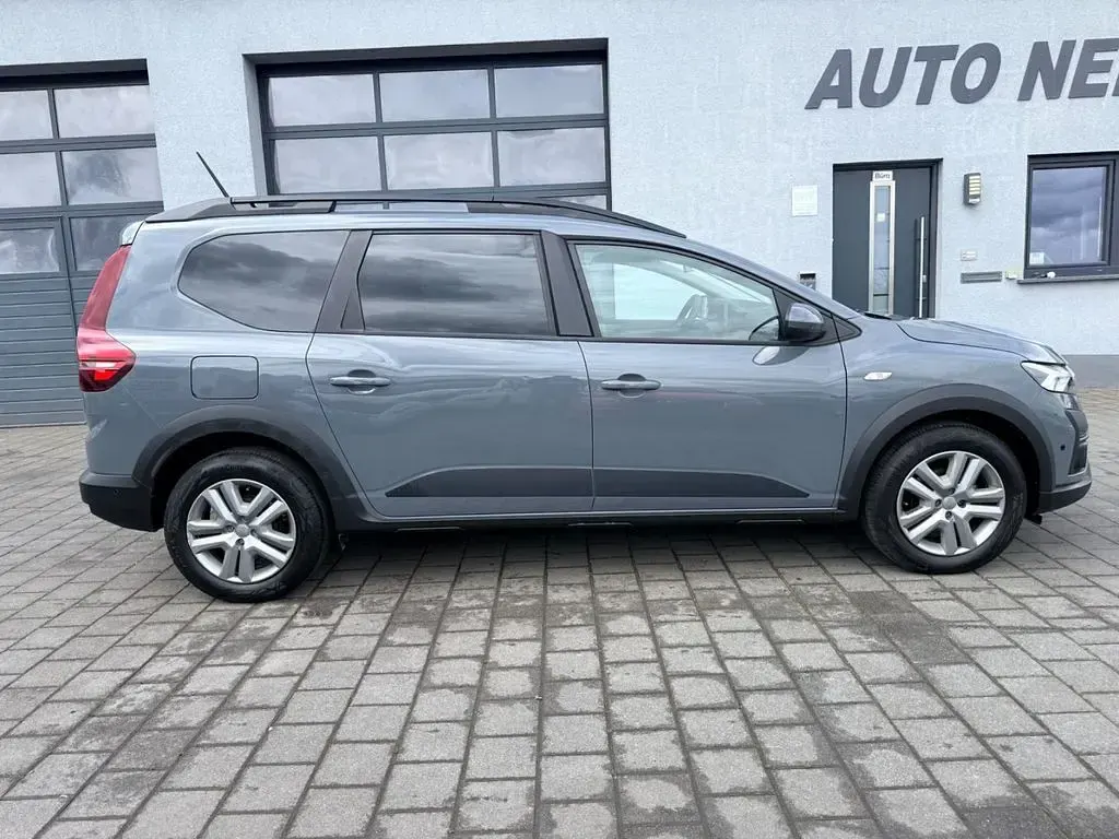 Gebraucht Dacia Jogger Expression 110 PS (80 kW) 2023 Grau Van / Kleinbus