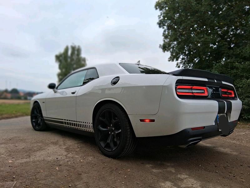 Second-hand Dodge Challenger 377 CP (277 kW) 2015 Alb Coupe
