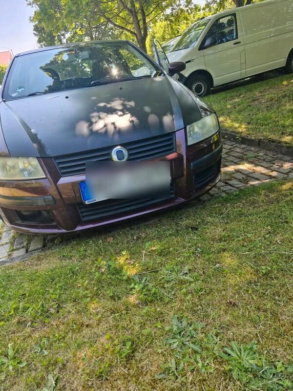 Andere außenfarben Gebraucht 2002 Fiat Stilo Limousine | 800 € (Fairer Preis) - Bild 1/4