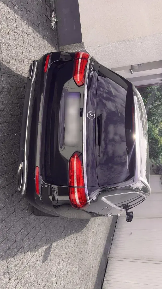 Gebraucht Mercedes E300 306 PS (225 kW) 2023 Grau Kombi
