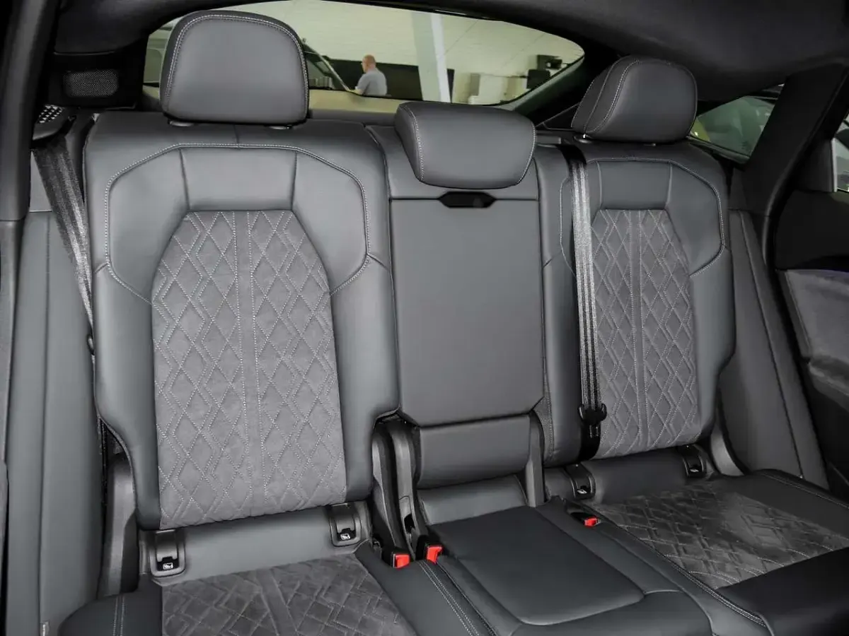 Gebraucht Audi Q5 Sportback Edition .1 204 PS (150 kW) 2025 Daytonagrau perleffekt SUV