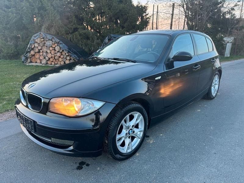 Gebraucht BMW 118 Advantage 143 PS (105 kW) 2010 Schwarz Kleinwagen