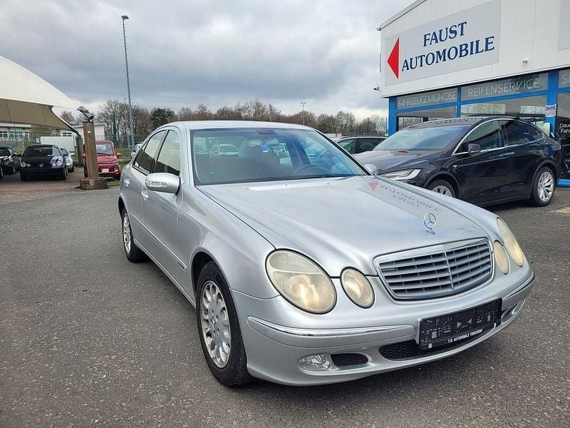 Gebraucht Mercedes E240 Elegance 177 PS (130 kW) 2002 Silber Limousine