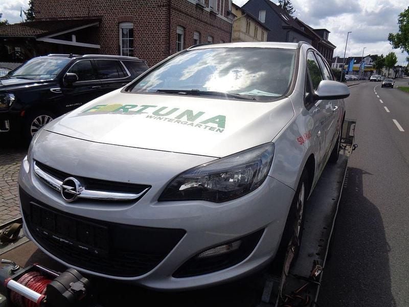 Gebraucht Opel Astra Edition 110 PS (80 kW) 2015 Silber Limousine