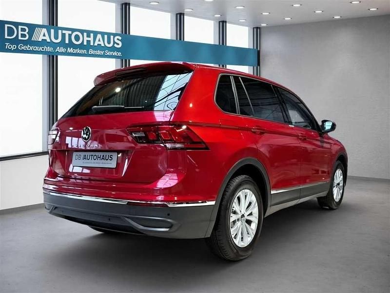 Gebraucht VW Tiguan 150 PS (110 kW) 2023 Kings red metallic SUV