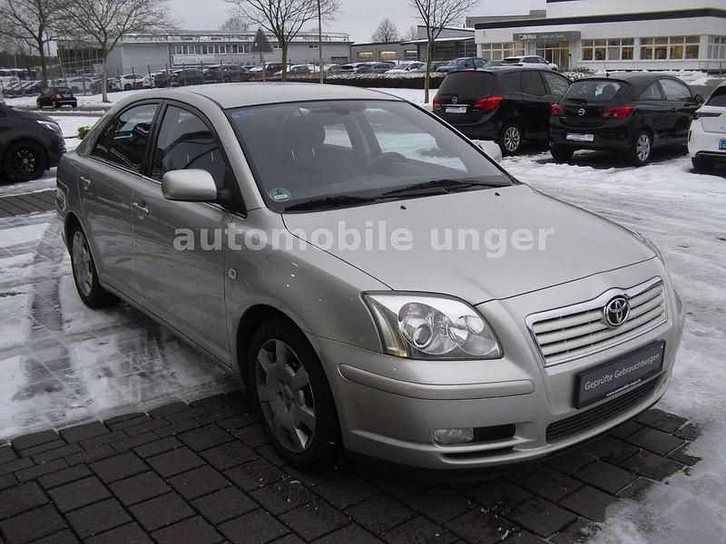 Gebraucht Toyota Avensis Sol 129 PS (94 kW) 2004 Silber Kleinwagen