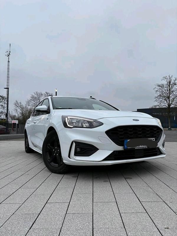 Gebraucht Ford Focus ST-Line 125 PS (91 kW) 2019 Weiß Kombi