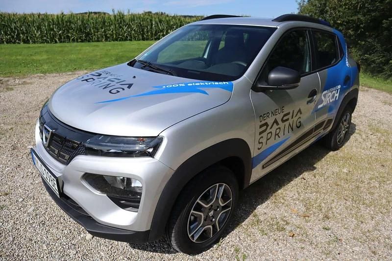 Silbergrau metallic Gebraucht 2021 Dacia Spring Kleinwagen | 8.990 € (Guter Preis) - Bild 1/4