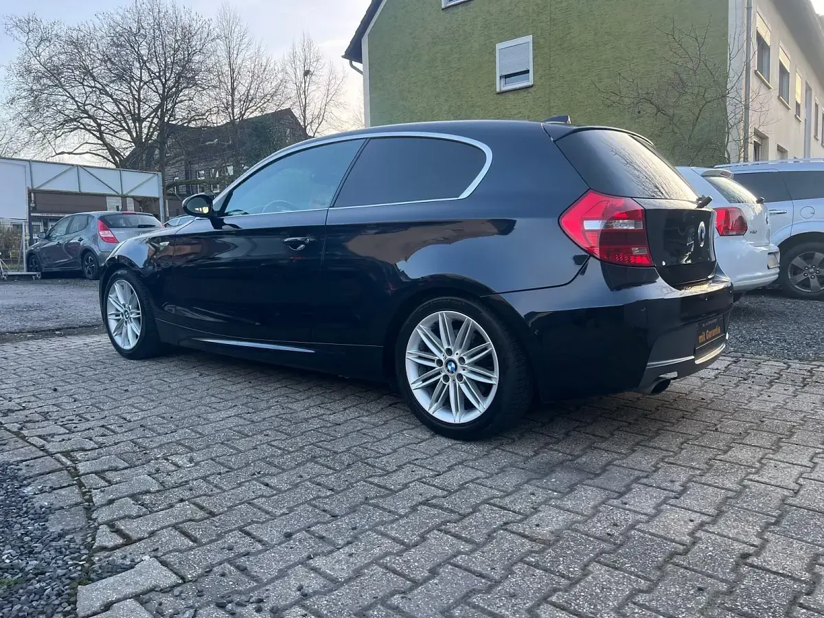 Gebraucht BMW 120 197 PS (144 kW) 2007 Schwarz Kleinwagen