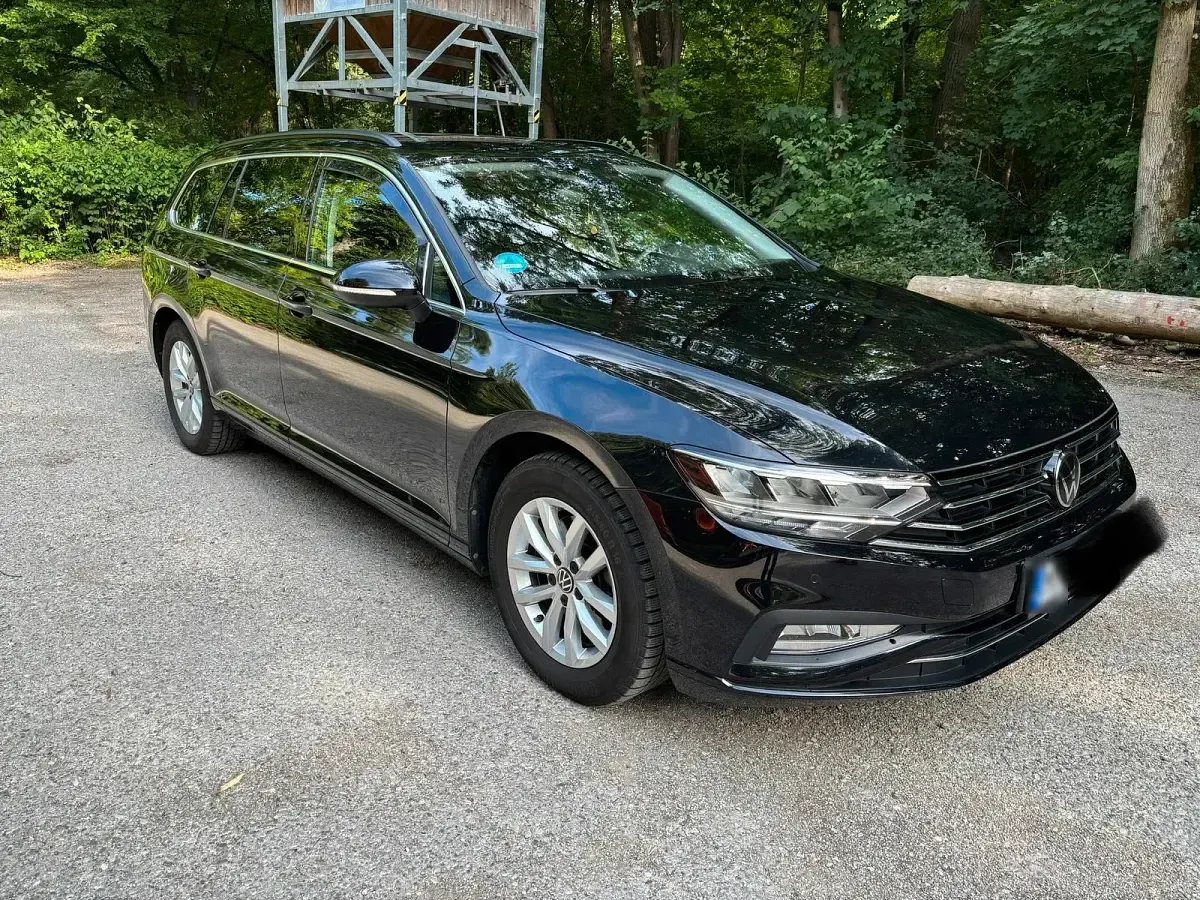 Gebraucht VW Passat 150 PS (110 kW) 2023 Schwarz Kombi