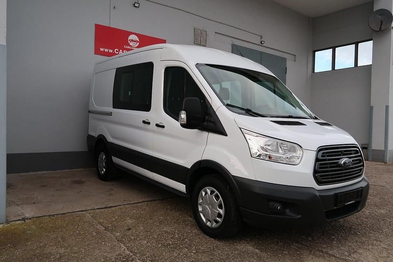 Weiß Gebraucht 2018 Ford Transit ST Van / Kleinbus | 17.999 € - Bild 1/4