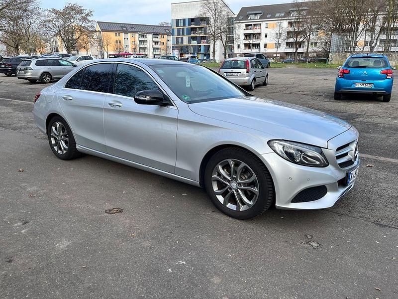Gebraucht Mercedes C180 Avantgarde 156 PS (114 kW) 2015 Silber Limousine