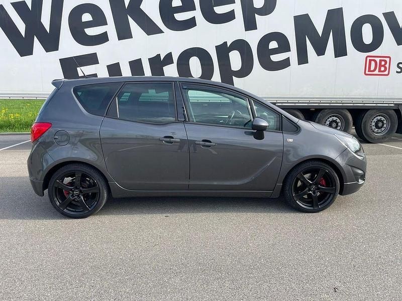 Gebraucht Opel Meriva Design Edition 137 PS (100 kW) 2011 Grau Van / Kleinbus
