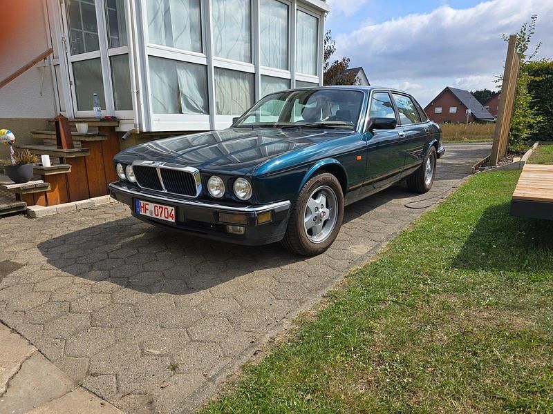 Blau Gebraucht 1994 Jaguar XJ6 Limousine | 9.999 € - Bild 1/4