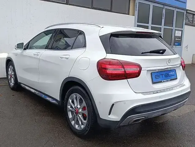 Gebraucht Mercedes GLA250 Style 211 PS (155 kW) 2018 Weiß SUV