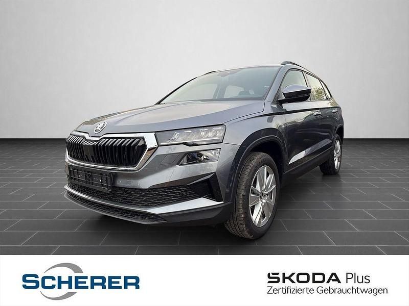 Graphitegrau metallic Gebraucht 2025 Skoda Karoq Selection SUV | 31.900 € (Guter Preis) - Bild 1/2