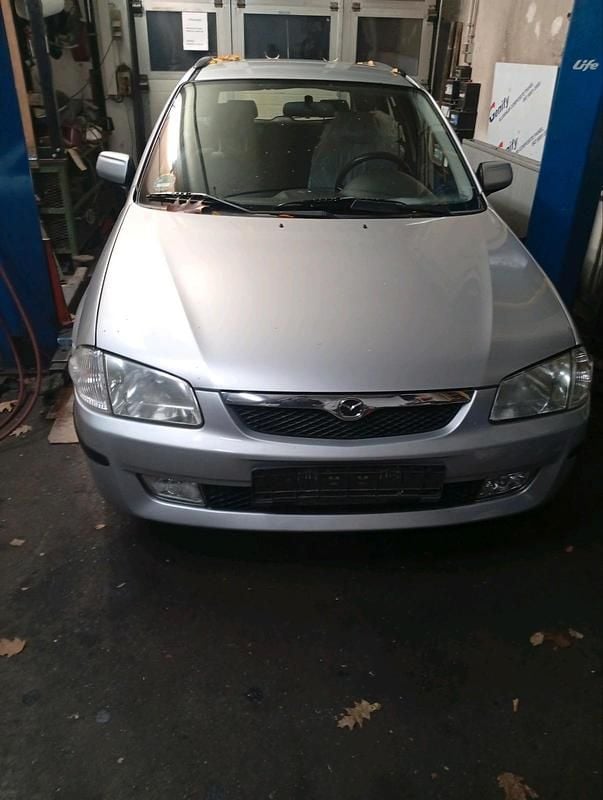 Silber Gebraucht 2000 Mazda 323F Limousine | 750 € (Fairer Preis) - Bild 1/4