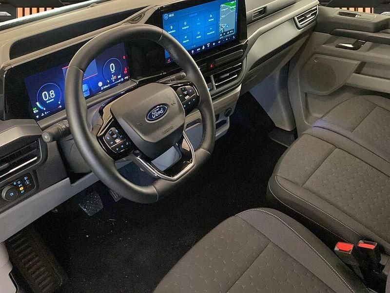 Gebraucht Ford Tourneo Custom Titanium 170 PS (125 kW) 2025 Schwarz Van