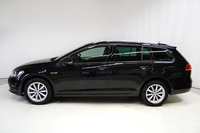 Gebraucht VW Golf VII Comfortline 150 PS (110 kW) 2015 Schwarz metallic Kombi