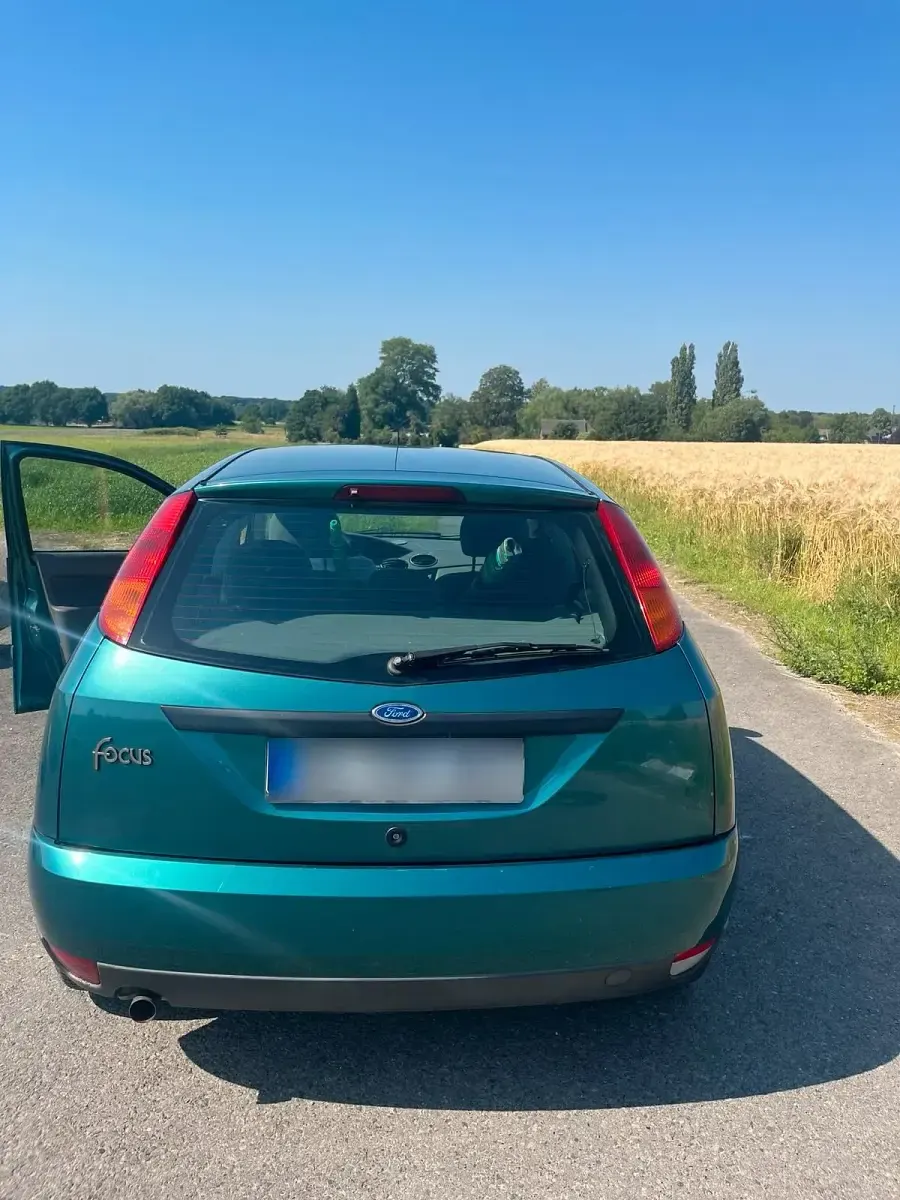 Gebraucht Ford Focus 101 PS (74 kW) 1999 Andere farben Kombi