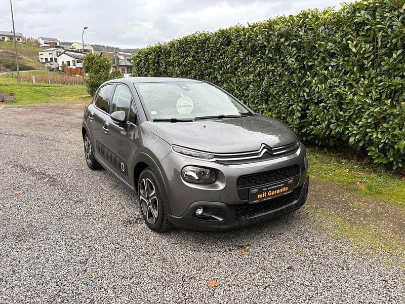 Grau Gebraucht 2019 Citroën C3 Limousine | 11.990 € - Bild 1/4