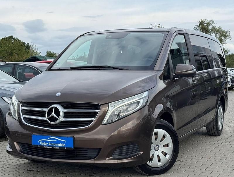 Gebraucht Mercedes V220 163 PS (119 kW) 2016 Dolomitbraun Van / Kleinbus