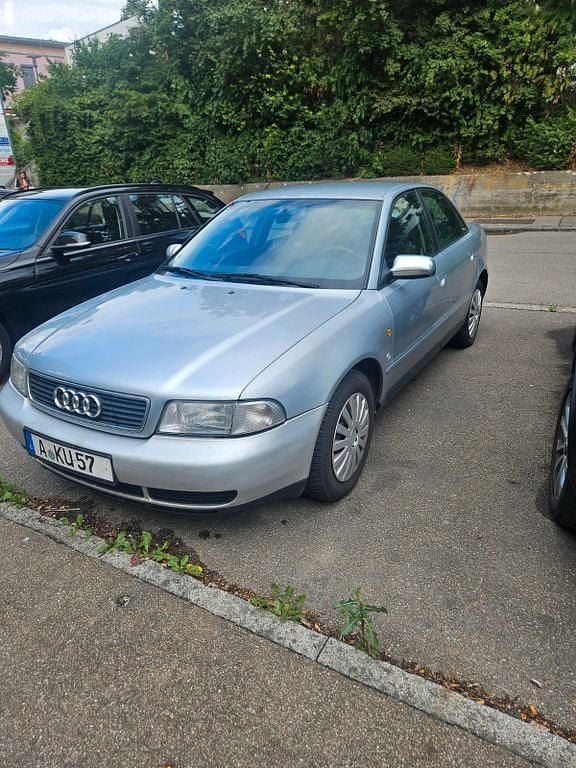 Silber Gebraucht 1996 Audi A4 Limousine | 790 € (Guter Preis) - Bild 1/3