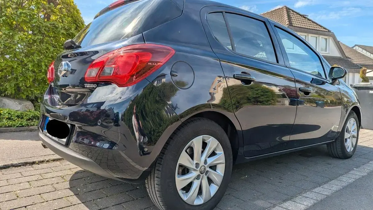 Usado Opel Corsa Edition 101 HP (74 kW) 2018 Azul Citadino