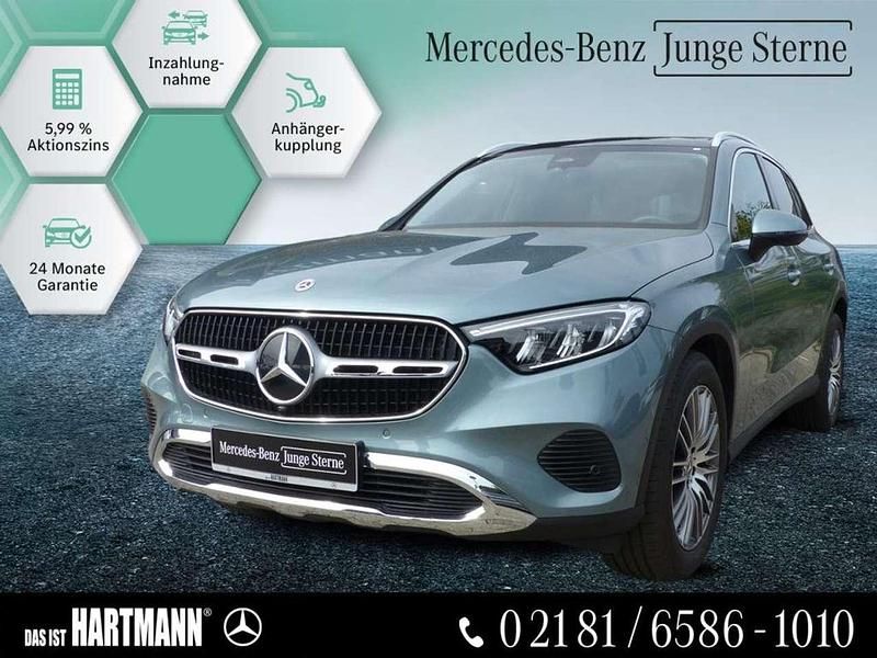 Verdesilber metallic Gebraucht 2024 Mercedes GLC200 Avantgarde SUV | 50.980 € (Fairer Preis) - Bild 1/4