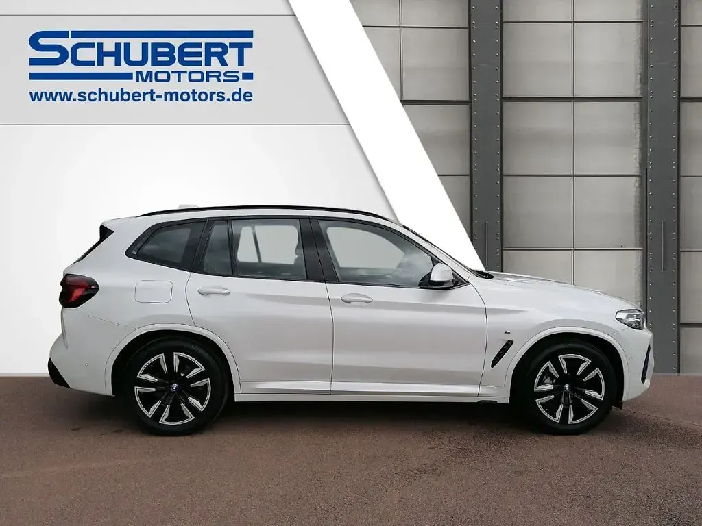 Gebraucht BMW iX3 M Sport 210 kW (286 PS) 2023 Weiß SUV
