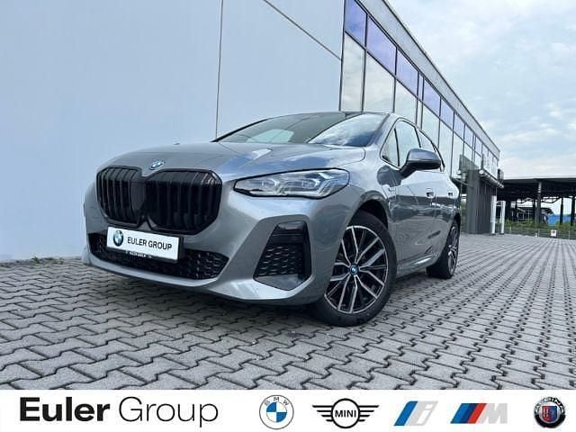 Grau Gebraucht 2023 BMW 225 Active Tourer Performance Van / Kleinbus | 32.499 € (Guter Preis) - Bild 1/4