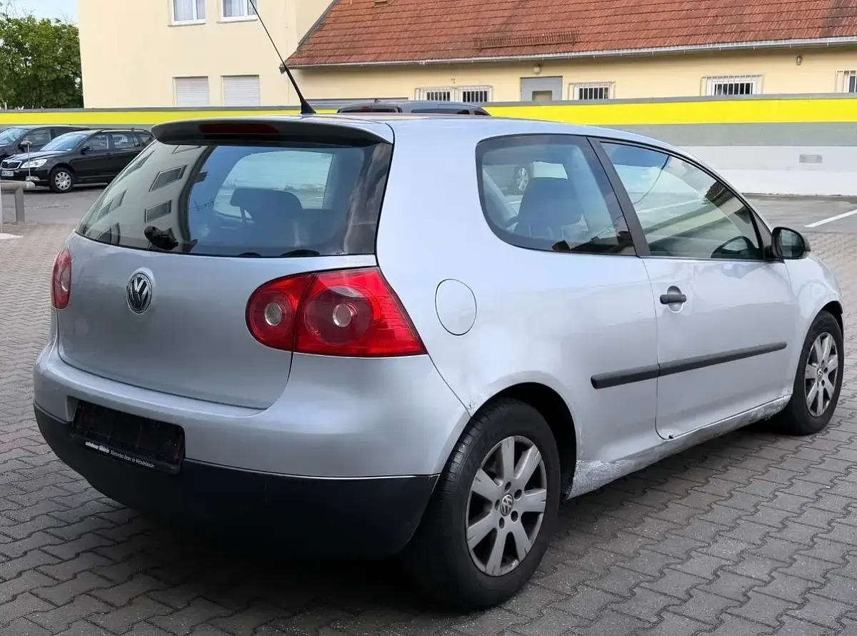 Gebraucht VW Golf V Comfortline 80 PS (58 kW) 2007 Silber Limousine
