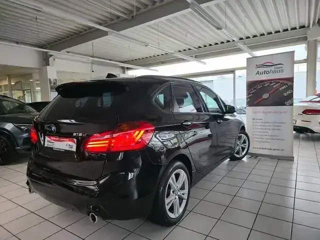 Gebraucht BMW 218 Active Tourer Advantage 150 PS (110 kW) 2020 Schwarz Van / Kleinbus