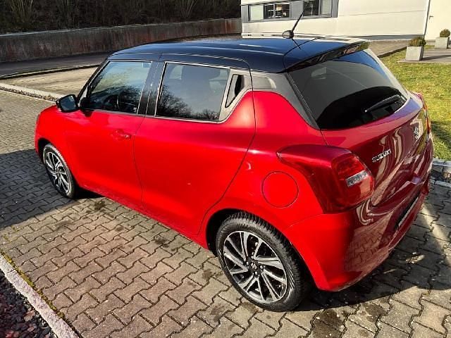 Gebraucht Suzuki Swift 82 PS (60 kW) 2022 Rot Kleinwagen