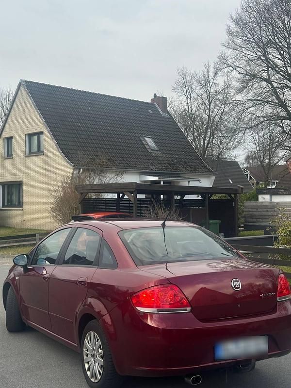 Gebraucht Fiat Linea 125 PS (91 kW) 2008 Rot Limousine