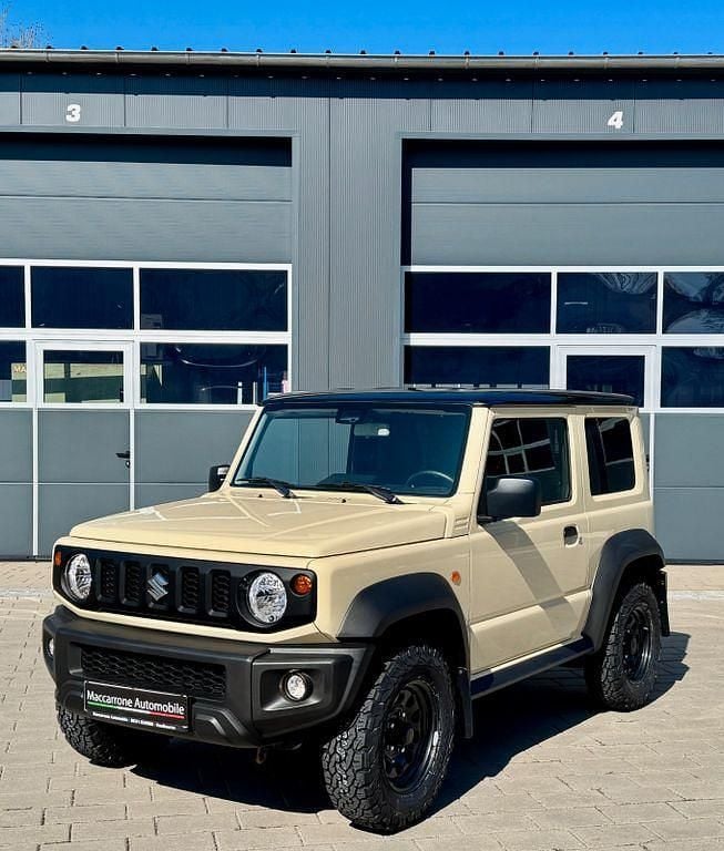 Gebraucht Suzuki Jimny 102 PS (75 kW) 2024 Sahar beige SUV