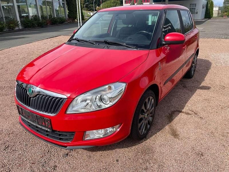 Rot Gebraucht 2013 Skoda Fabia Style Kleinwagen | 3.990 € (Guter Preis) - Bild 1/4