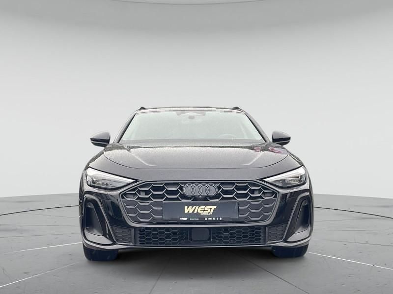 Mythosschwarz metallic Neu 2025 Audi A5 Sport Coupé | 69.290 € - Bild 1/4