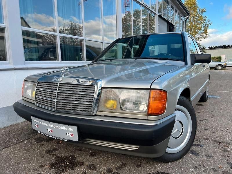 Silber Gebraucht 1991 Mercedes 190 Limousine | 8.990 € - Bild 1/4