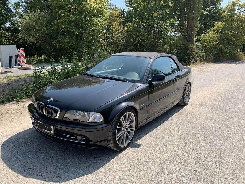 Schwarz Gebraucht 2001 BMW 330 Cabrio | 12.500 € (Etwas zu teuer) - Bild 1/4