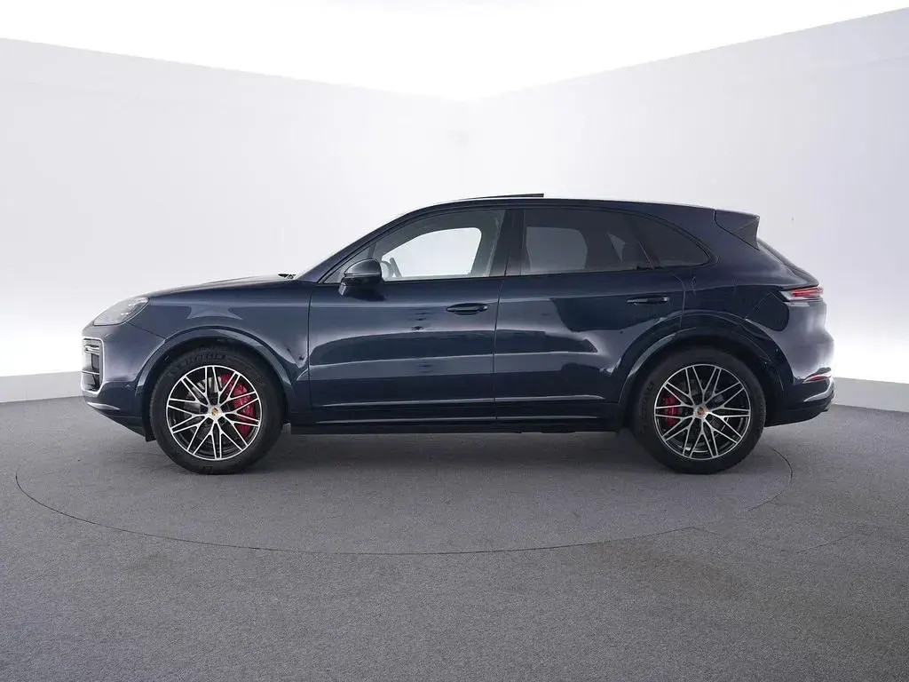 Gebraucht Porsche Cayenne Turbo E-Hybrid 740 PS (544 kW) 2024 Blau SUV