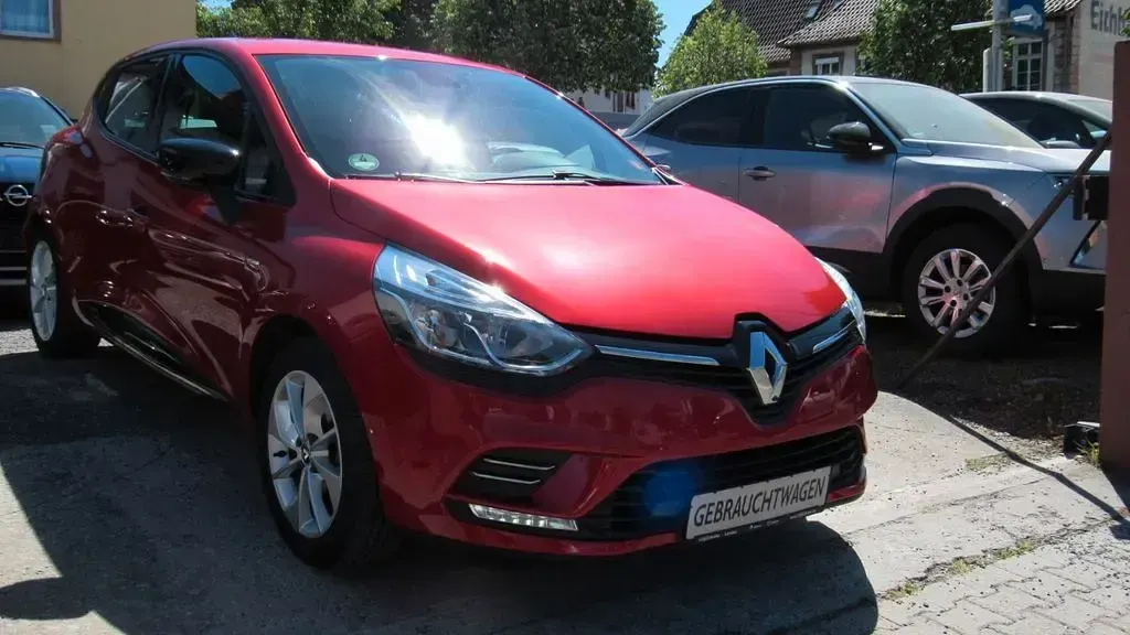 Gebraucht Renault Clio Bose Edition 90 PS (66 kW) 2018 Rot Limousine
