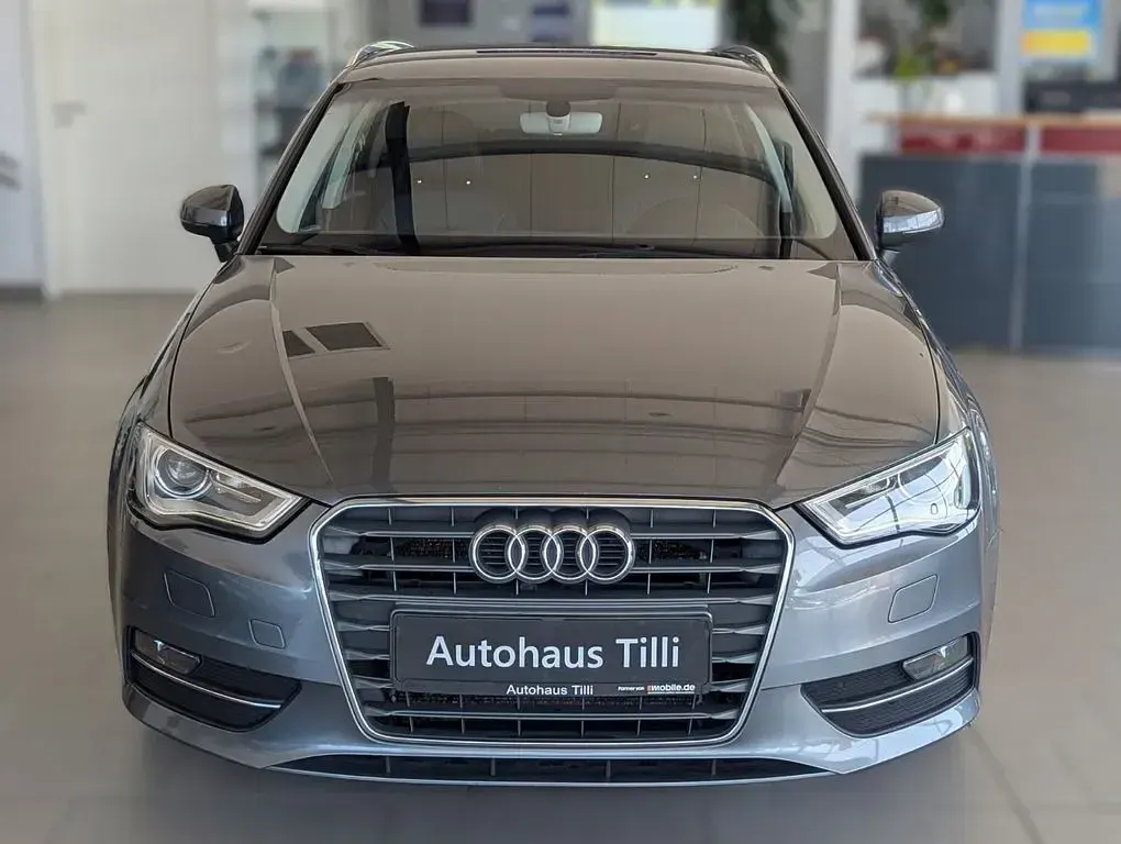 Gebraucht Audi A3 Ambiente 110 PS (80 kW) 2015 Grau Limousine