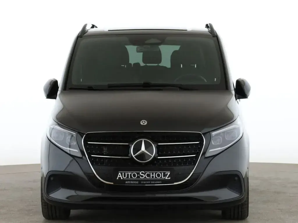 Gebraucht Mercedes V220 Style 163 PS (119 kW) 2025 Grau Van / Kleinbus