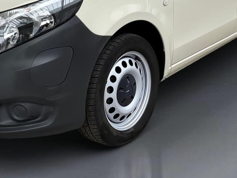 Gebraucht Mercedes e-Vito 85 kW (116 PS) 2022 Kieselgrau Van / Kleinbus