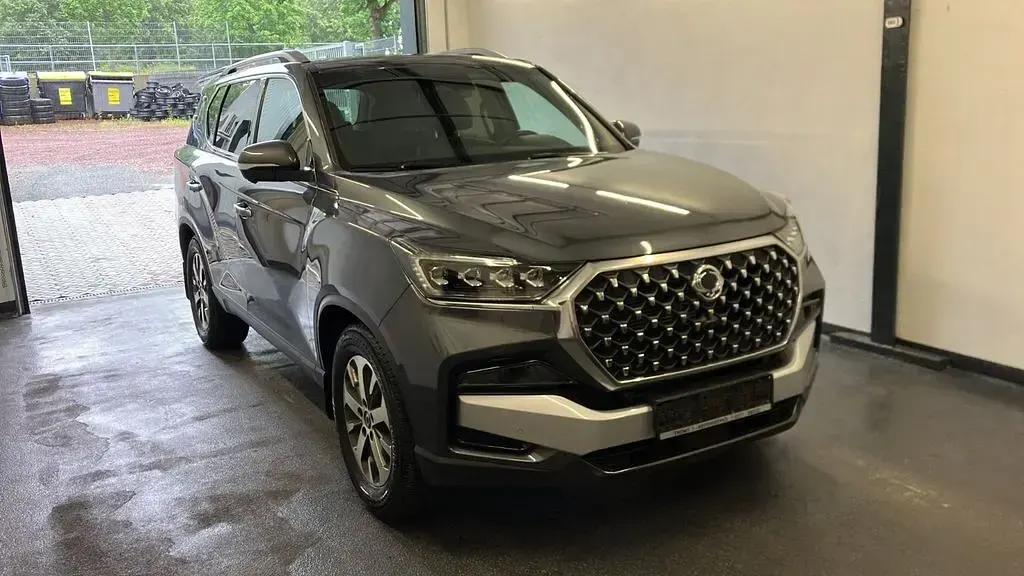 Gebraucht SsangYong Rexton Sapphire 203 PS (149 kW) 2021 Grau SUV